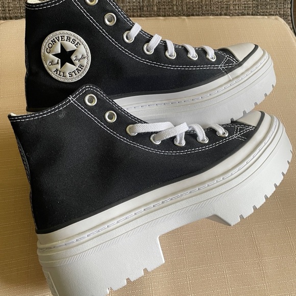 Converse Black and White High-Top Sneakers Classic Design - Picture 2 of 4